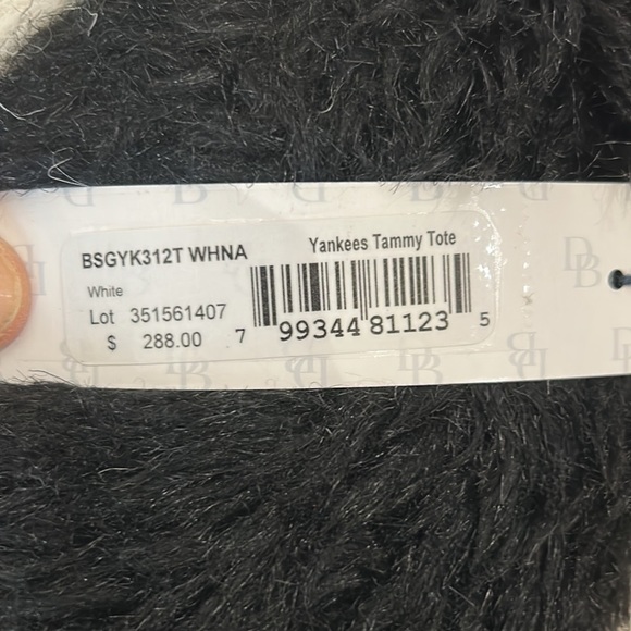 Meet your Posher, Lisa - Picture 3 of 3